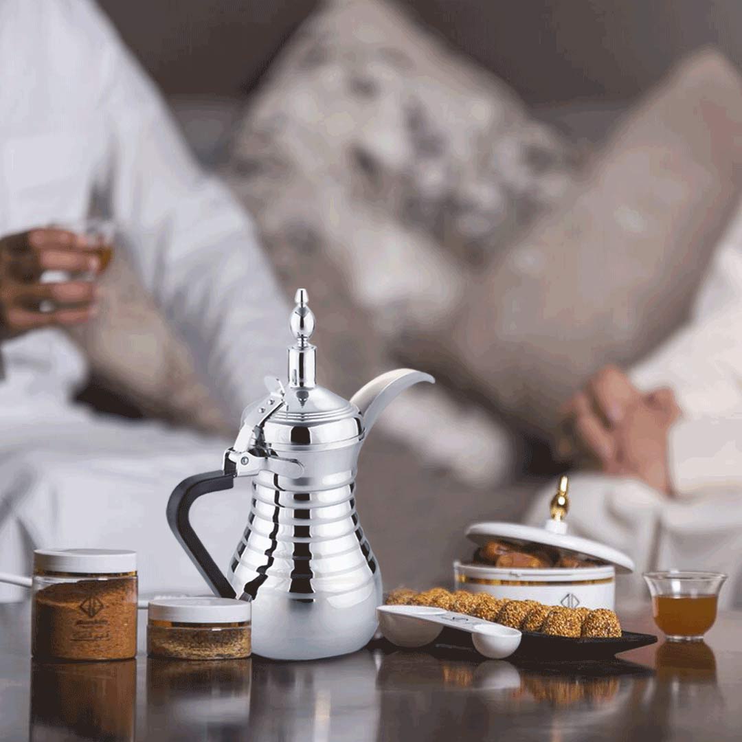 دلة القهوة والشاي العربية
