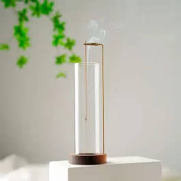 Oudh Stand